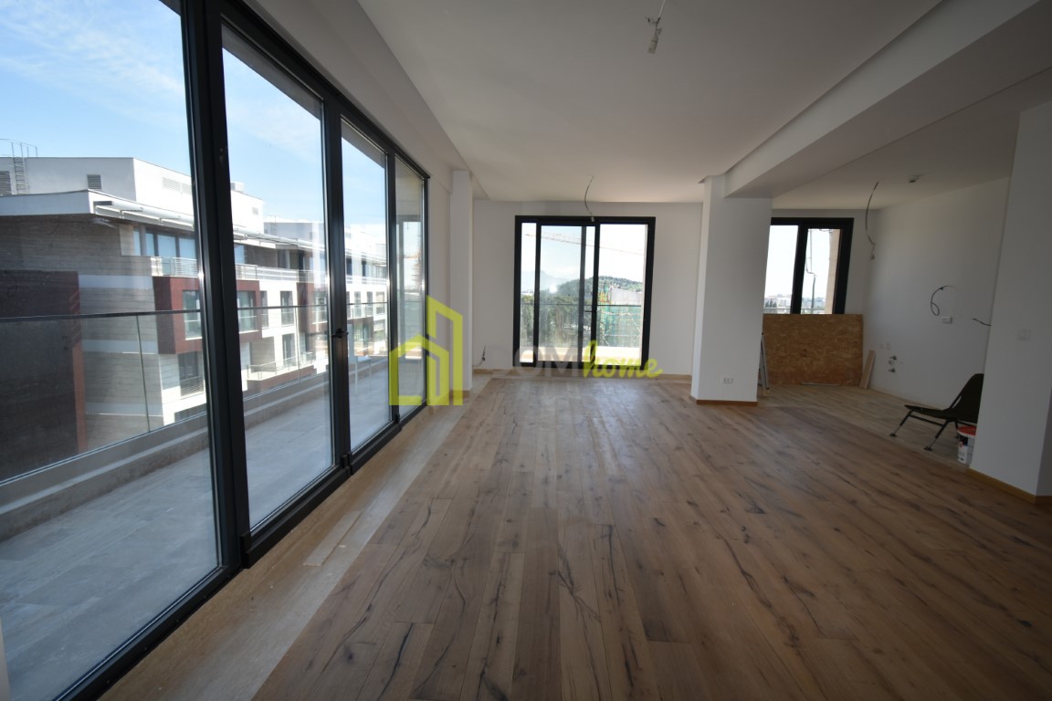 Trosoban stan 155m2, Preko Morače